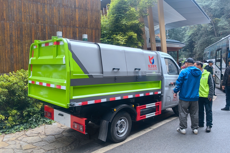 四輪垃圾轉運車在風景區(qū)的應用適用于風景區(qū)等場所垃圾收集